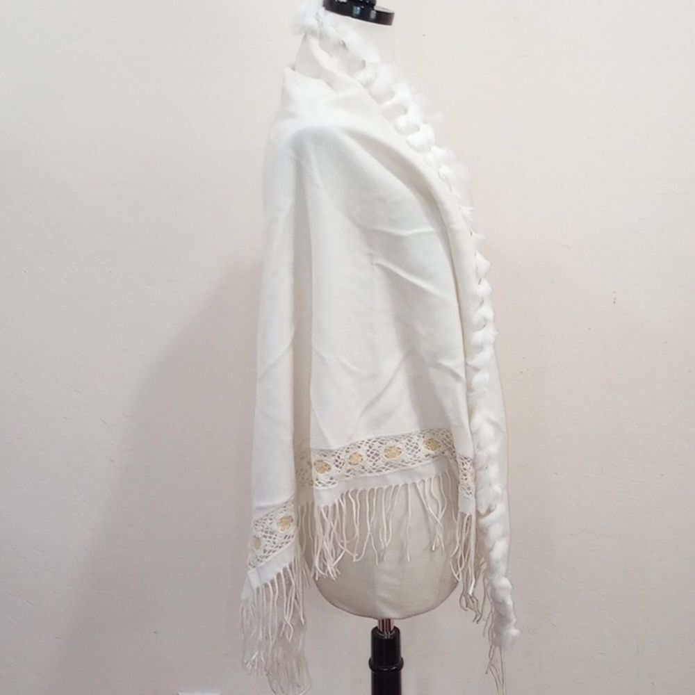 Erdos Ivory Fringed Cashmere Shawl - New! - Picture 4 of 14